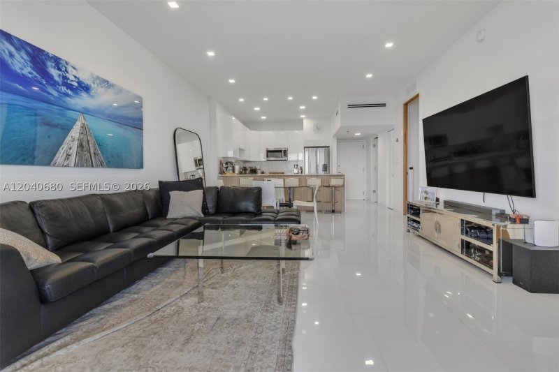 Apartment for rent at Arlen Beach PH08