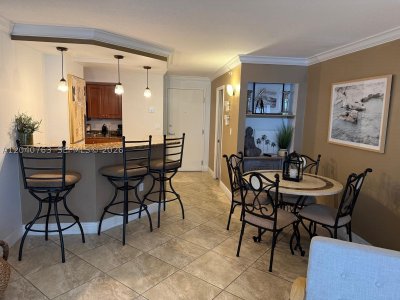 Aluguel de apartamento no The Collins Condo 506