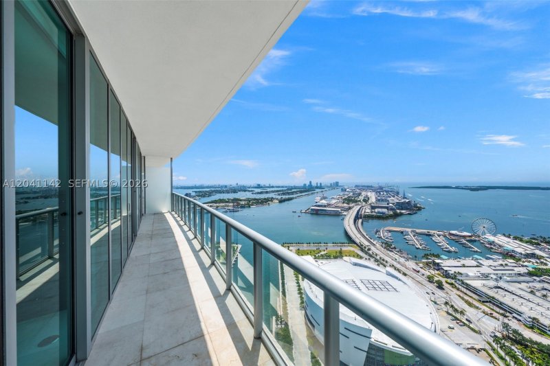 Condo for sale at Marina Blue 5404
