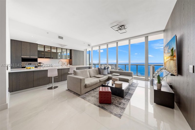 Condo for sale at Marina Blue 5404