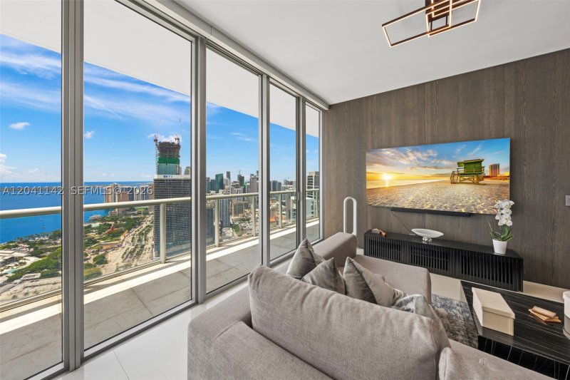 Condo for sale at Marina Blue 5404