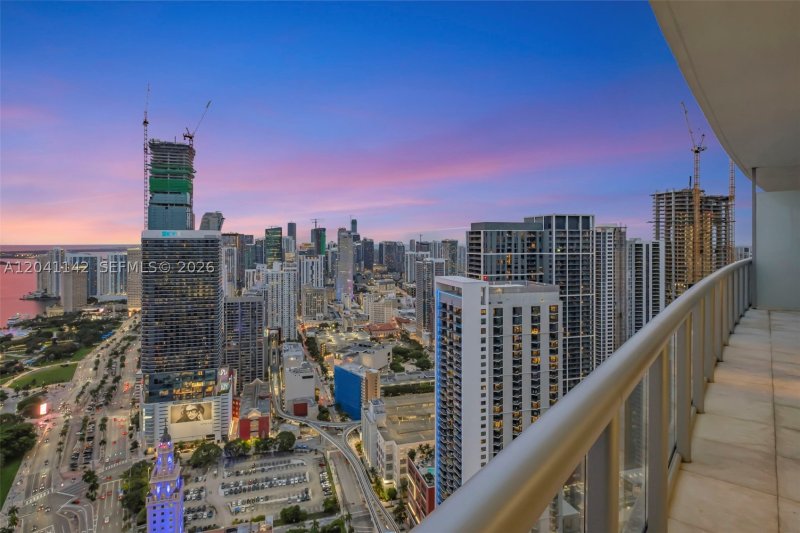 Condo for sale at Marina Blue 5404
