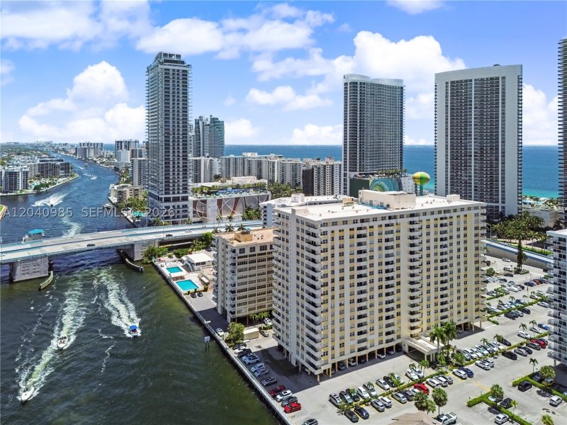 Condo for sale at Imperial Towers 620