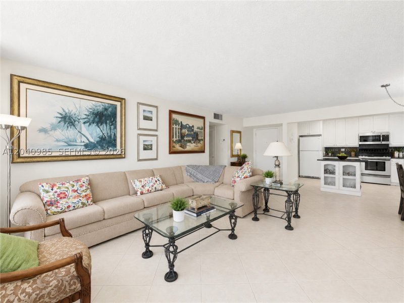 Condo for sale at Imperial Towers 620