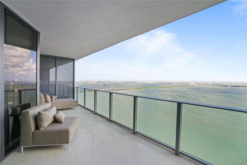 Alquiler de apartamento en Aria Reserve Miami 3905
