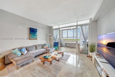 Comprar apartamento no Carriage Club North PH02