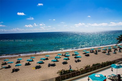 Aluguel de apartamento no The Wave Condo 327