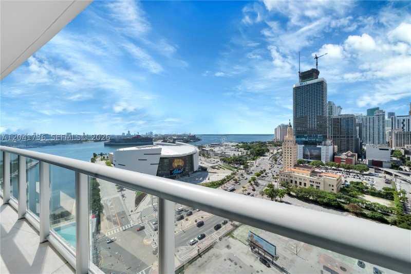 Comprar apartamento no Marina Blue 2101