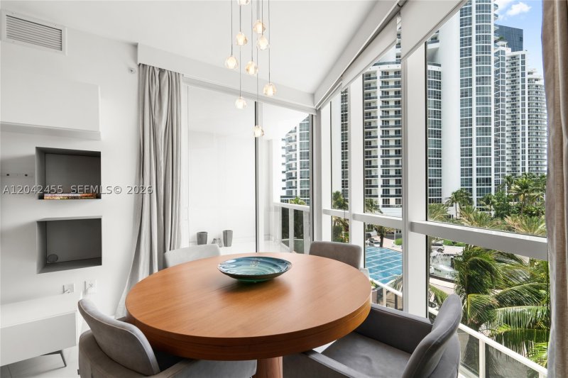Comprar apartamento no Trump Royale 603
