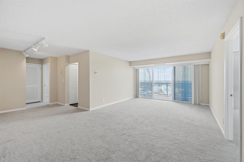 Condo for sale at Vantage View 1503