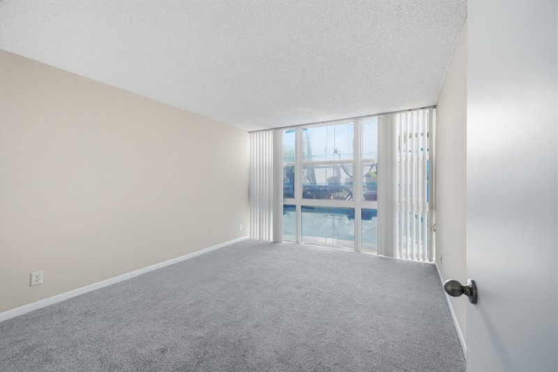 Condo for sale at Vantage View 1503