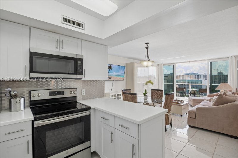 Apartment for rent at Alexander Towers 604