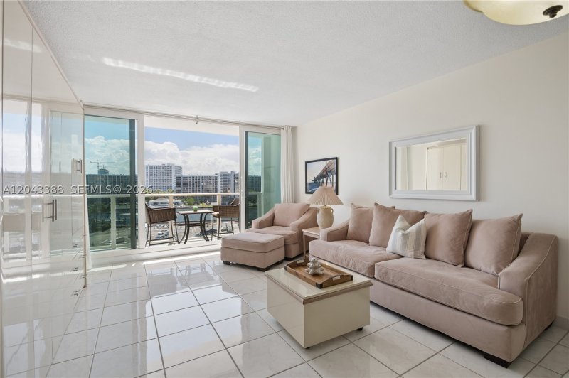 Apartment for rent at Alexander Towers 604