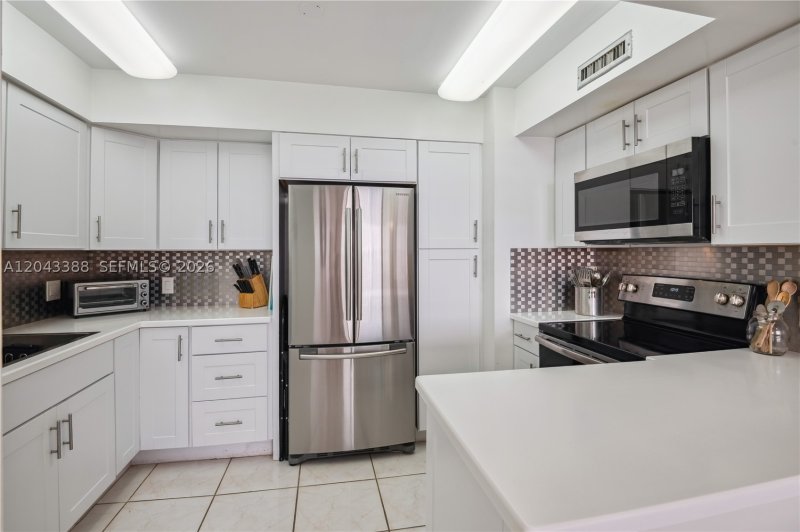 Apartment for rent at Alexander Towers 604