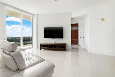 Aluguel de apartamento no Trump Tower One 2605