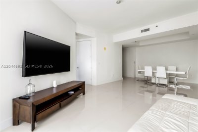 Aluguel de apartamento no Trump Tower One 2605