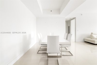 Aluguel de apartamento no Trump Tower One 2605