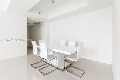 Aluguel de apartamento no Trump Tower One 2605