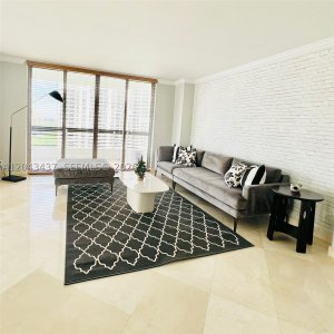 Alquiler de apartamento en Mystic Pointe 300 1401