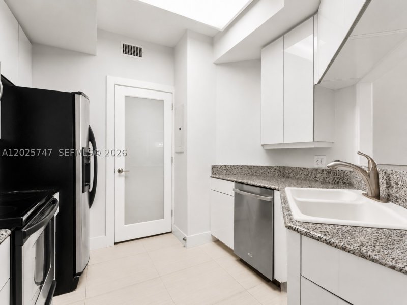 Condo for sale at One Tequesta Point 1002