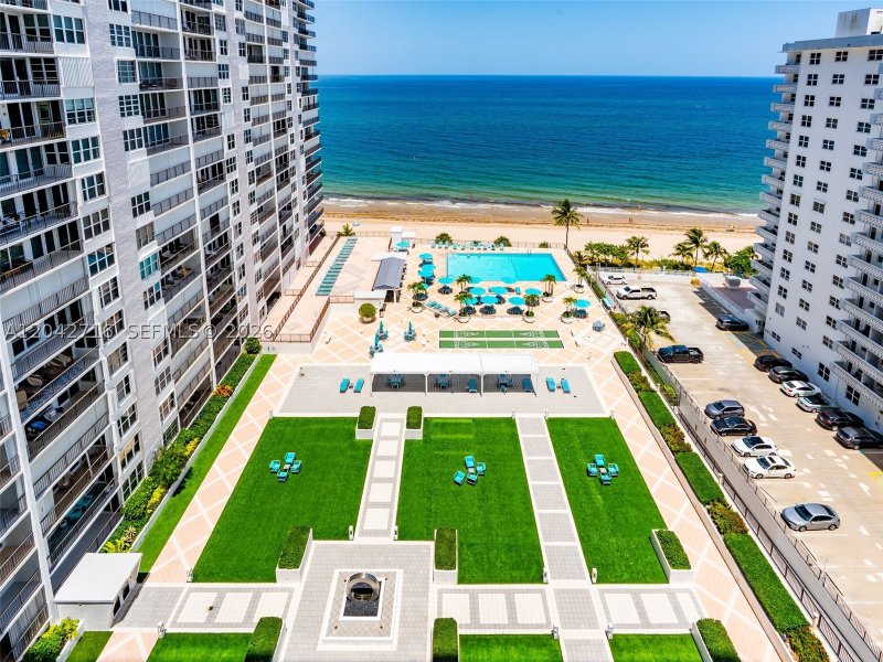 Condo for sale at Plaza South 15B