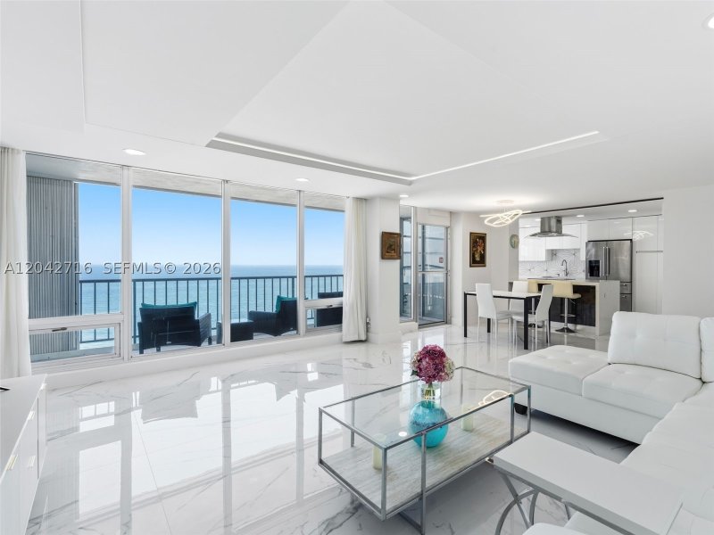 Condo for sale at Plaza South 15B