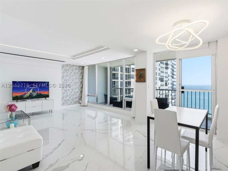 Condo for sale at Plaza South 15B