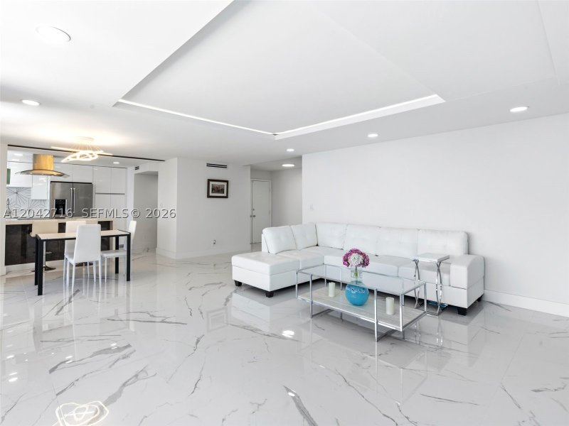 Condo for sale at Plaza South 15B