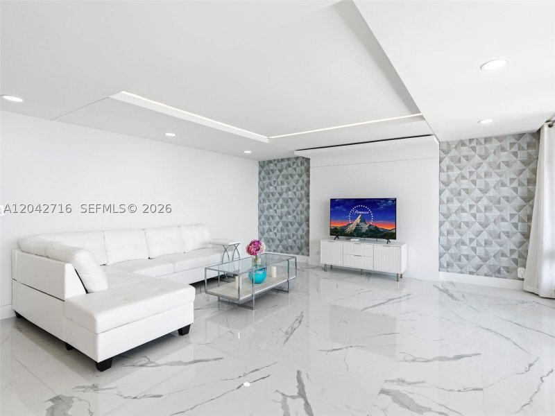 Condo for sale at Plaza South 15B