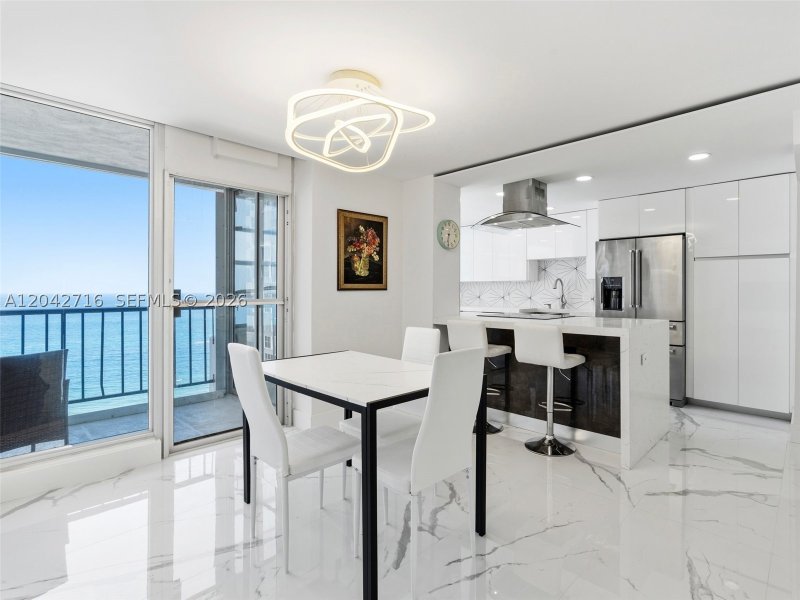 Condo for sale at Plaza South 15B