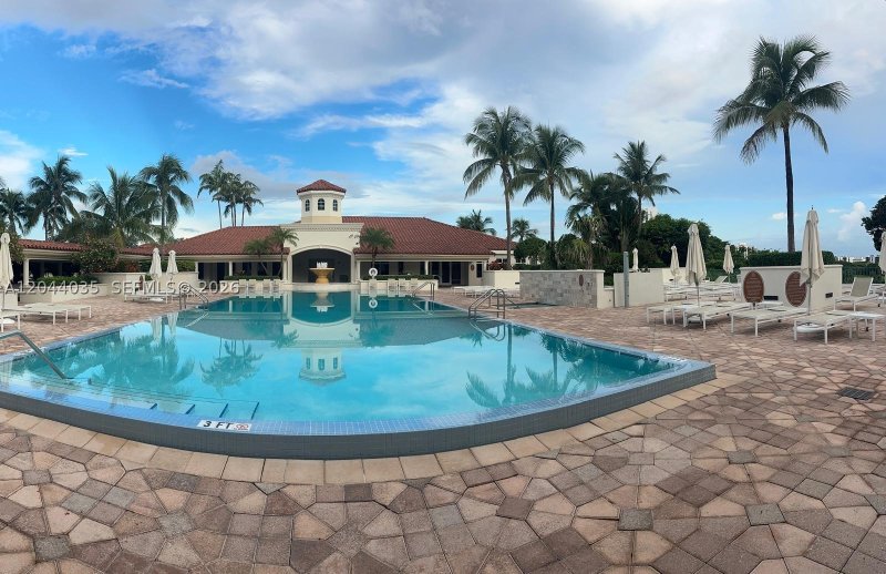 Condo for sale at Turnberry Village 108