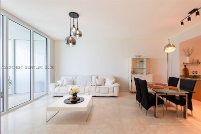Comprar apartamento no Trump Tower Two 2502