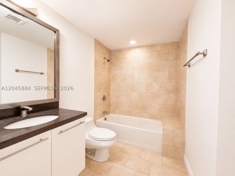 Apartment for rent at The Ivy 1710