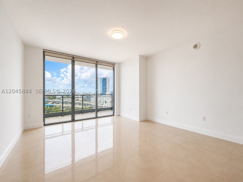 Apartment for rent at The Ivy 1710