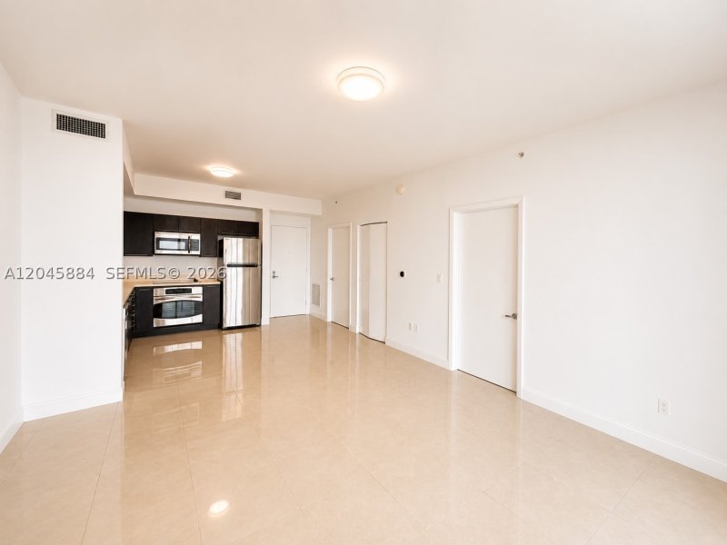 Apartment for rent at The Ivy 1710