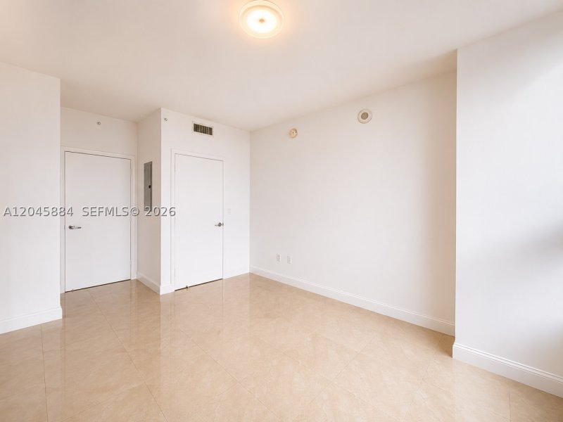 Apartment for rent at The Ivy 1710