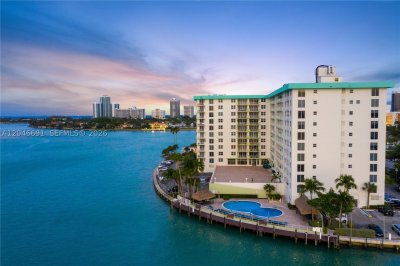 Island Pointe Apt #8F