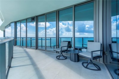 Comprar apartamento no Ritz Carlton Residences Sunny Isles 2903