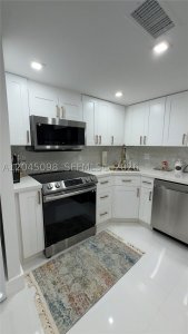 Aluguel de apartamento no Brickell Bay Club 614