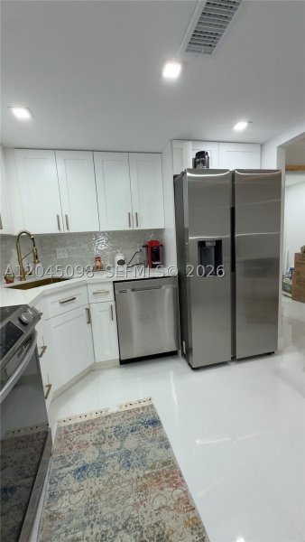 Apartment for rent at Brickell Bay Club 614