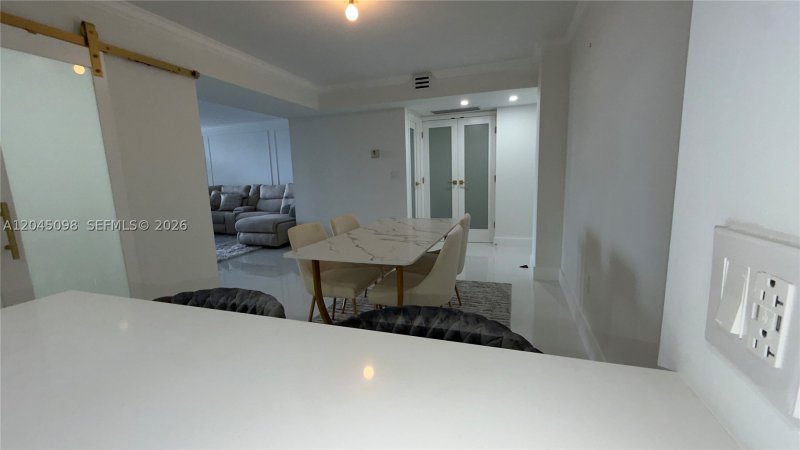 Apartment for rent at Brickell Bay Club 614