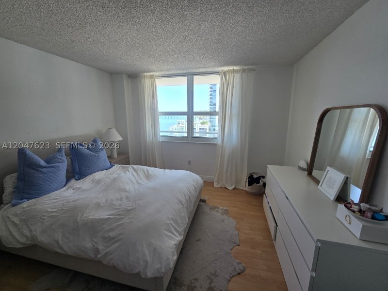 Apartment for rent at Mark on Brickell 1005