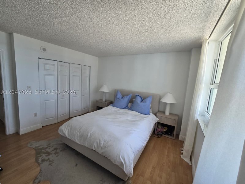Apartment for rent at Mark on Brickell 1005