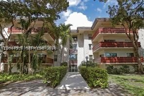 Apartment for rent at Villa Capri 413