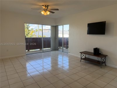 Aluguel de apartamento no Villa Capri 413