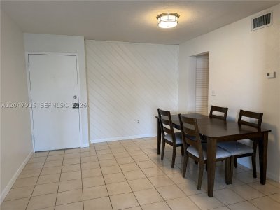 Aluguel de apartamento no Villa Capri 413
