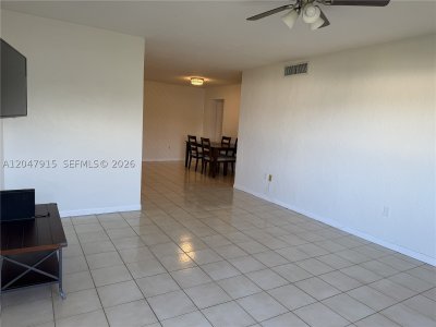Aluguel de apartamento no Villa Capri 413