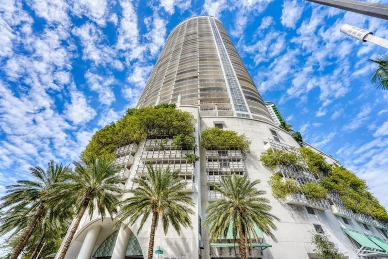 Apartment for rent at Opera Tower 2403