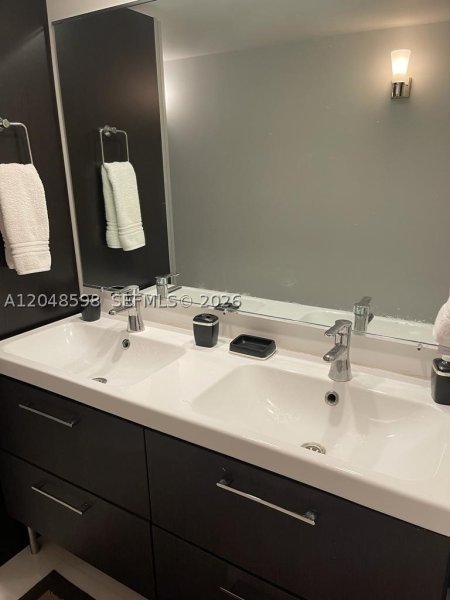 Apartment for rent at Arlen Beach 1411