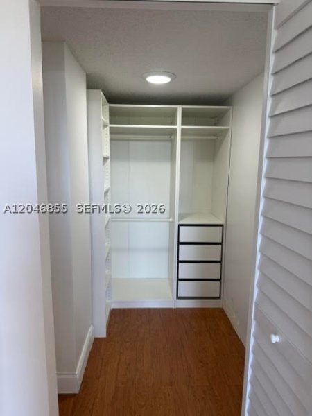Apartment for rent at Plaza of the Americas 509
